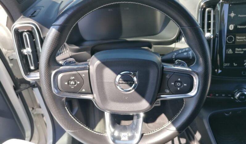 
								VOLVO XC40 2.0 D4 191cv AWD Geartronic R-Design full									