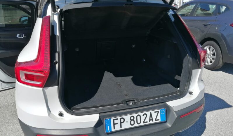 
								VOLVO XC40 2.0 D4 191cv AWD Geartronic R-Design full									