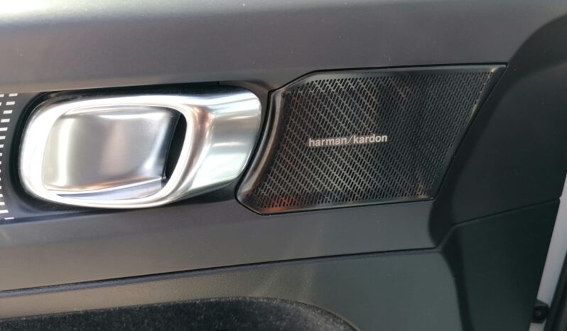 
								VOLVO XC40 2.0 D4 191cv AWD Geartronic R-Design full									