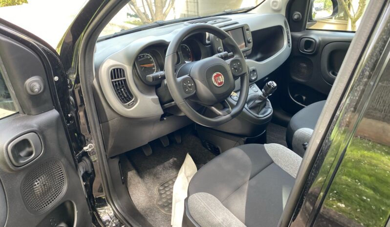 
								FIAT Panda 1.0cc 70cv HYBRID CITY CROSS full									