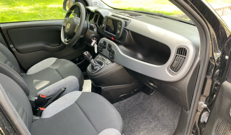 
								FIAT Panda 1.0cc 70cv HYBRID CITY CROSS full									