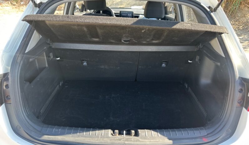 
								KIA STONIC 1.2cc 84cv URBAN full									