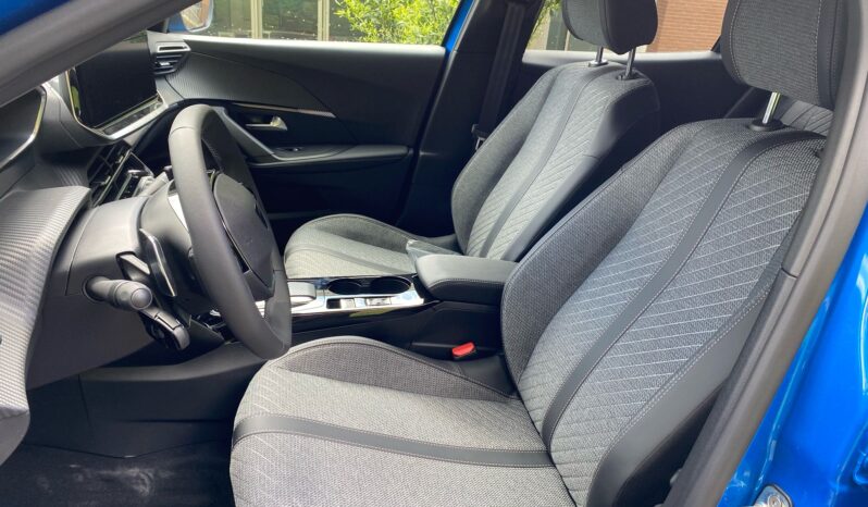 
								Peugeot 2008 1.2cc Puretech s&s 130cv Eat8 Allure full									