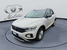 
										Volkswagen T-Roc 1.0cc TSI 110cv Life full									