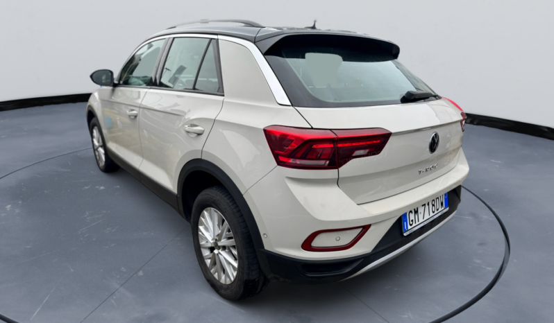 
								Volkswagen T-Roc 1.0cc TSI 110cv Life full									