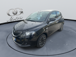
										Lancia Ypsilon 1.0 70CV Hybrid GOLD full									