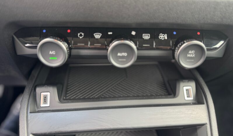 
								Citroen C4 1.2cc PureTech 130cv PLUS full									