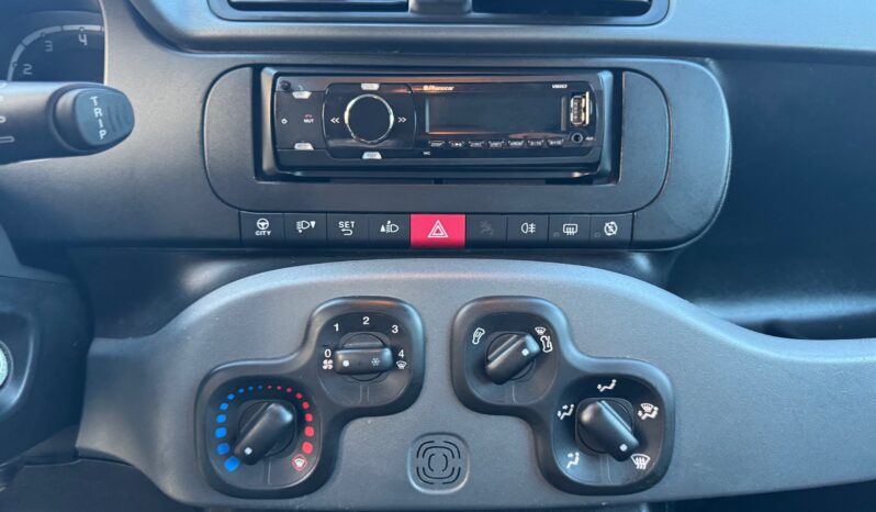 
								FIAT PANDA My22 1.0cc 70cv Hybrid full									