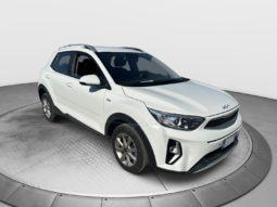 
										KIA STONIC 1.2cc 84cv URBAN full									