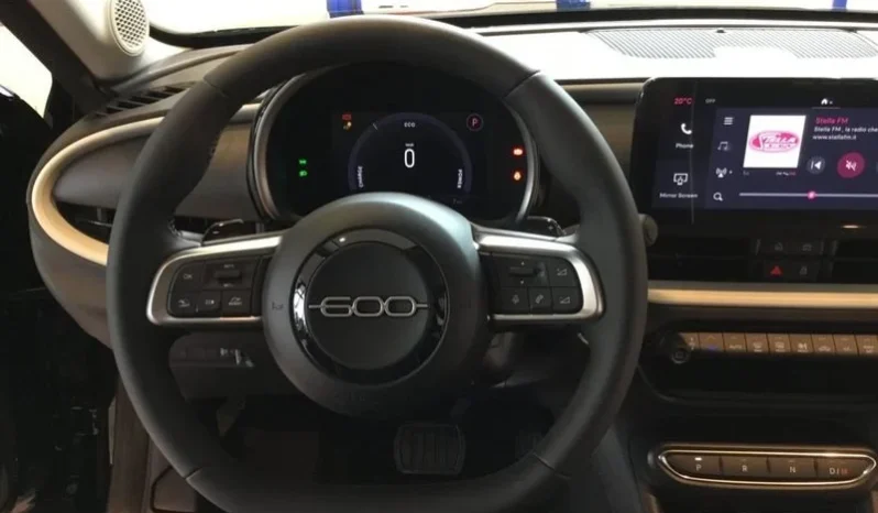 
								FIAT 600 1.2cc 110cv HYBRID Auto DCT full									