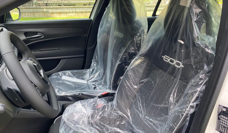 
								FIAT 600 1.2cc 110cv HYBRID full									