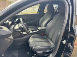 
										PEUGEOT 208 1.2cc PureTech 100cv S&S GT full									