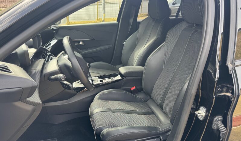 
								PEUGEOT 208 1.2cc PureTech 100cv S&S GT full									