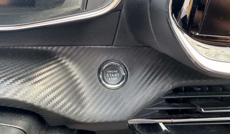 
								PEUGEOT 208 1.2cc PureTech 100cv S&S GT full									