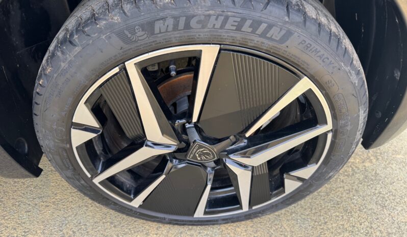 
								PEUGEOT 208 1.2cc PureTech 100cv S&S GT full									