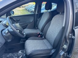 
										Lancia Ypsilon 1.0 70CV Hybrid Silver Plus full									