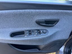 
										Lancia Ypsilon 1.0 70CV Hybrid Silver Plus full									