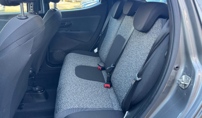 
								Lancia Ypsilon 1.0 70CV Hybrid Silver Plus full									