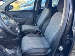 
										Lancia Ypsilon 1.0 70CV Hybrid Silver Plus full									