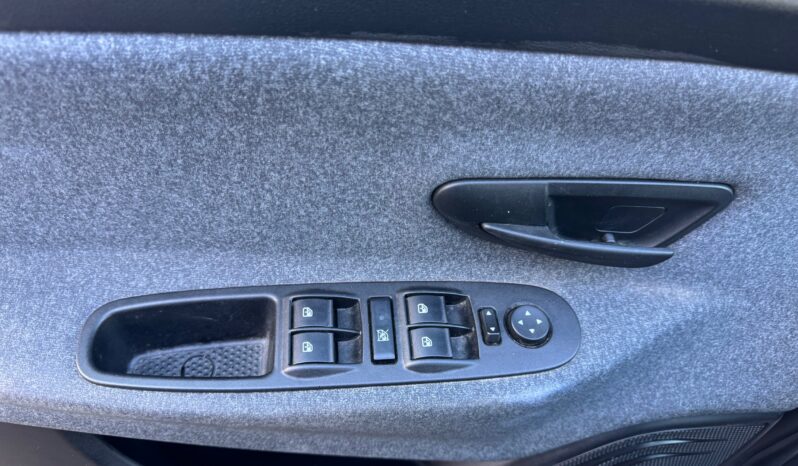 
								Lancia Ypsilon 1.0 70CV Hybrid Silver Plus full									