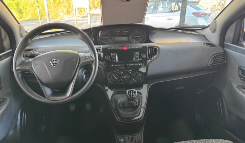 
								Lancia Ypsilon 1.0 70CV Hybrid Silver Plus full									
