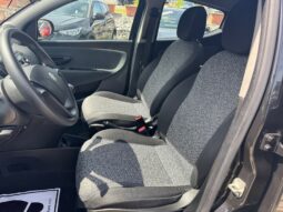 
										Lancia Ypsilon 1.0 70CV Hybrid Silver Plus full									