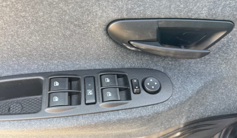 
								Lancia Ypsilon 1.0 70CV Hybrid Silver Plus full									