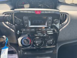 
										Lancia Ypsilon 1.0 70CV Hybrid Silver Plus full									