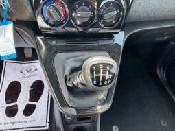 
										Lancia Ypsilon 1.0 70CV Hybrid Silver Plus full									