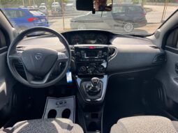 
										Lancia Ypsilon 1.0 70CV Hybrid Silver Plus full									