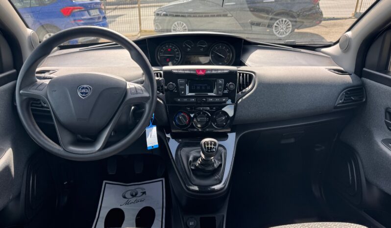 
								Lancia Ypsilon 1.0 70CV Hybrid Silver Plus full									