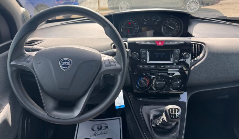 
								Lancia Ypsilon 1.0 70CV Hybrid Silver Plus full									