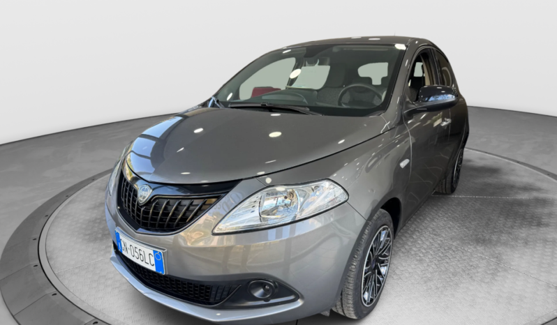 
								Lancia Ypsilon 1.0 70CV Hybrid Silver Plus full									