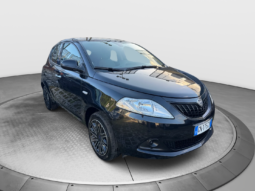 
										Lancia Ypsilon 1.0 70CV Hybrid Silver Plus full									