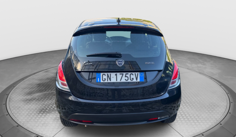 
								Lancia Ypsilon 1.0 70CV Hybrid Silver Plus full									