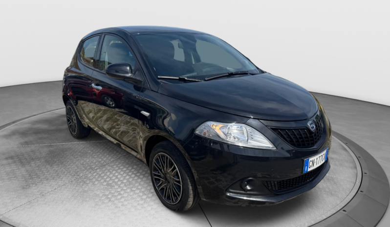 
								Lancia Ypsilon 1.0 70CV Hybrid Silver Plus full									