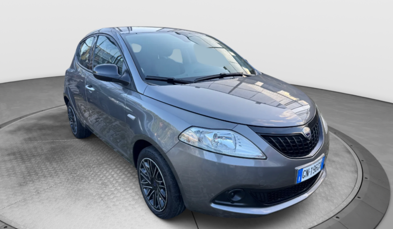 
								Lancia Ypsilon 1.0 70CV Hybrid Silver Plus full									