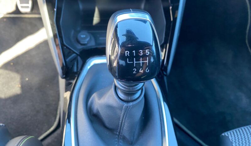 
								PEUGEOT 208 1.2cc PureTech 100cv S&S GT full									