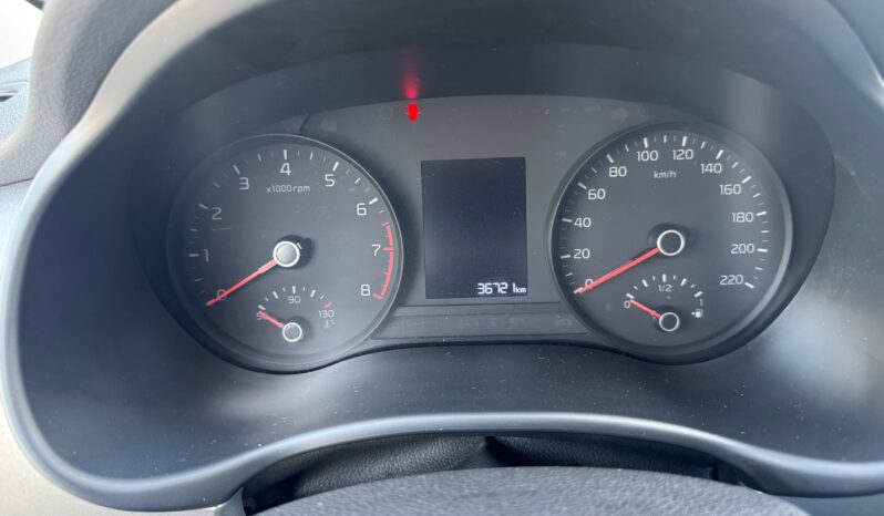 
								KIA STONIC 1.2cc 84cv URBAN full									