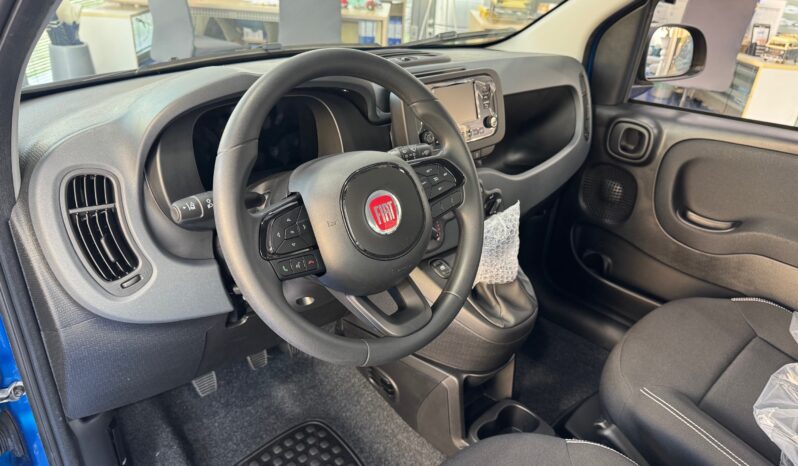 
								FIAT Panda 1.0cc 70cv Hybrid ADAS – Last Minute full									