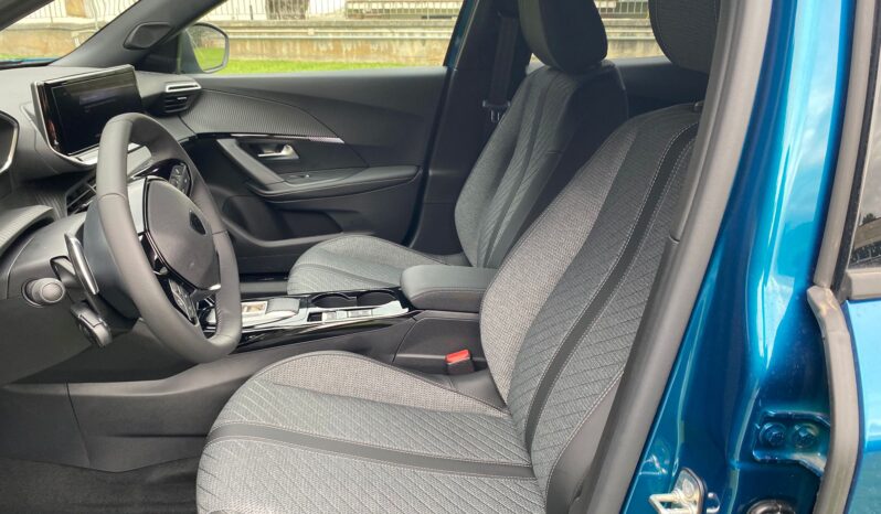 
								PEUGEOT 2008 1.2 Puretech 130cv EAT8 S&S ALLURE full									