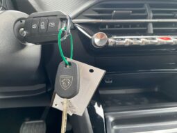 
										PEUGEOT 2008 1.2 Puretech 130cv EAT8 S&S ALLURE full									