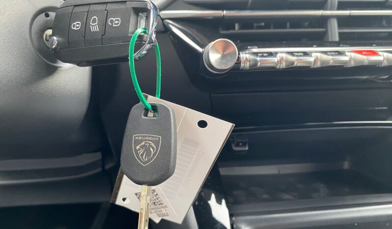 
								PEUGEOT 2008 1.2 Puretech 130cv EAT8 S&S ALLURE full									