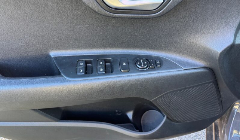 
								KIA STONIC 1.0cc MHEV 120cv DCT Automatic Style full									