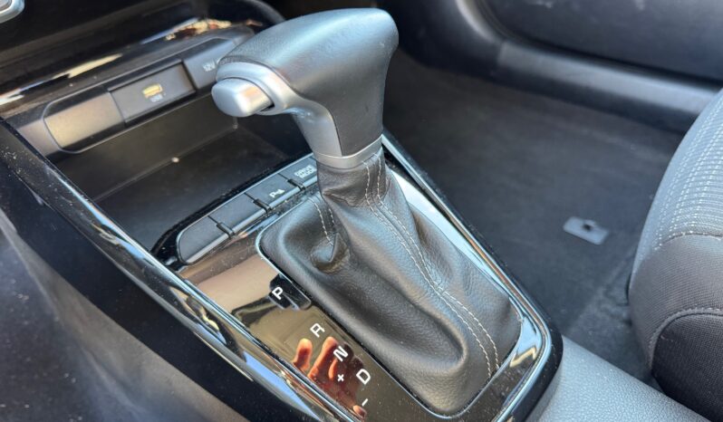 
								KIA STONIC 1.0cc MHEV 120cv DCT Automatic Style full									