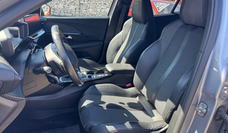 
								PEUGEOT 2008 1.5cc BlueHDi s&s 110cv GT full									