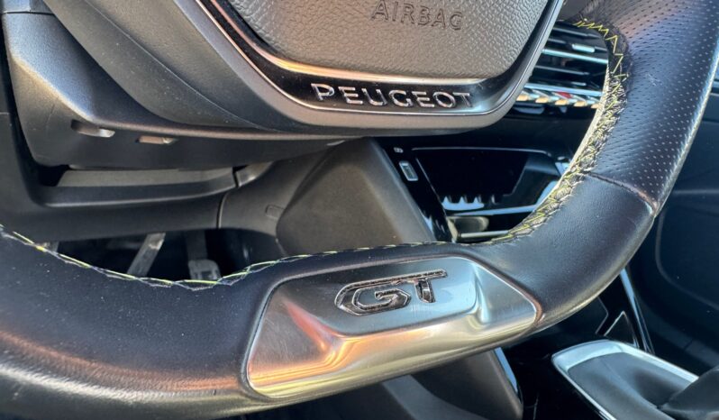 
								PEUGEOT 2008 1.5cc BlueHDi s&s 110cv GT full									