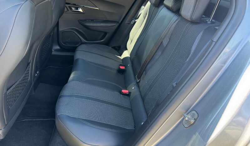 
								PEUGEOT 2008 1.5cc BlueHDi s&s 110cv GT full									