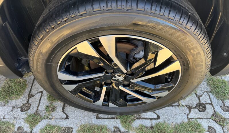 
								PEUGEOT 2008 1.5cc BlueHDi s&s 110cv GT full									