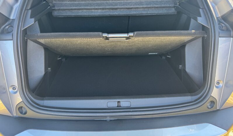 
								PEUGEOT 2008 1.5cc BlueHDi s&s 110cv GT full									